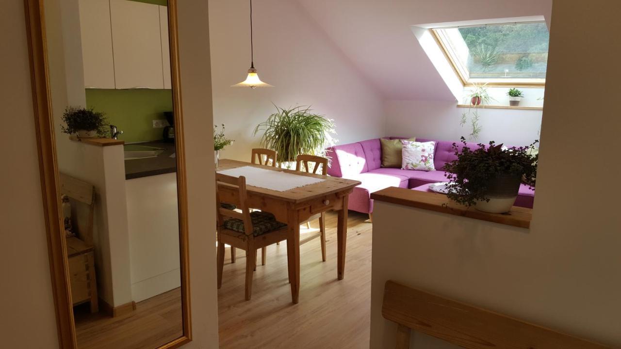 Viadolcevita - Gruene Gaestewohnung Lana Esterno foto